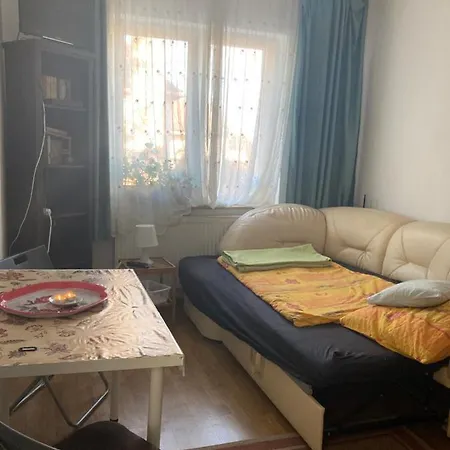 Apartman-donau Konukevi Tát