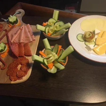 Apartman-donau Konukevi Tát