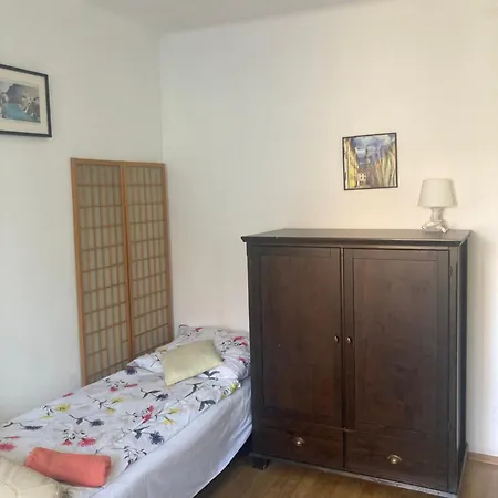 Konukevi Apartman-donau Tát