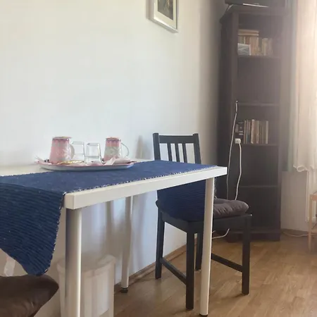 Konukevi Apartman-donau Tát