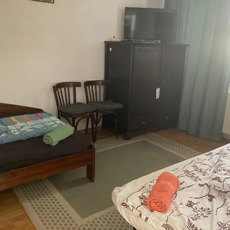 Apartman-donau Konukevi Tát