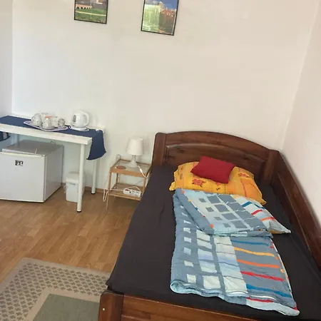Konukevi Apartman-donau Tát