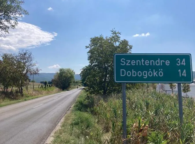 Apartman-donau Pensjonat Tát